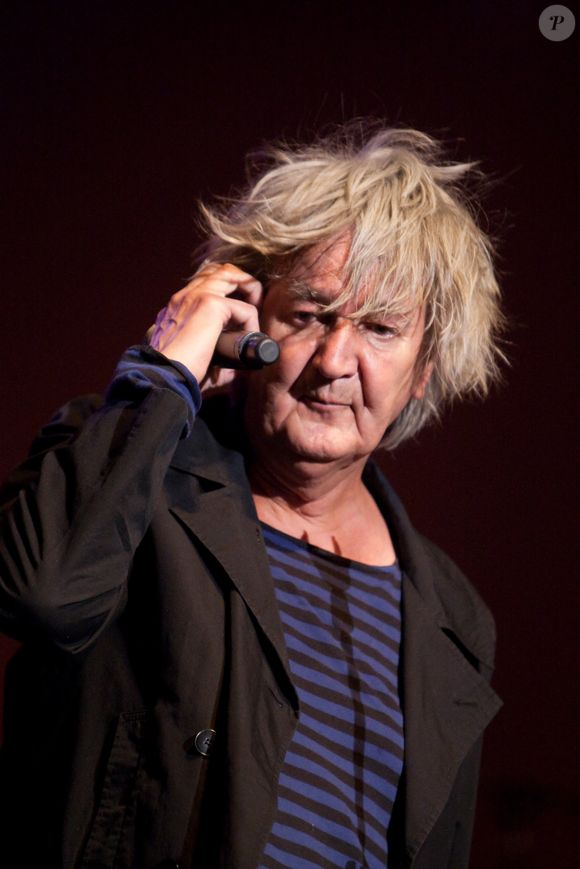 Cela concerne Jacques Higelin

Jacques Higelin sur scene lors de la soiree "Rock sans papiers" a Paris Bercy.
© LIONEL URMAN  / BESTIMAGE