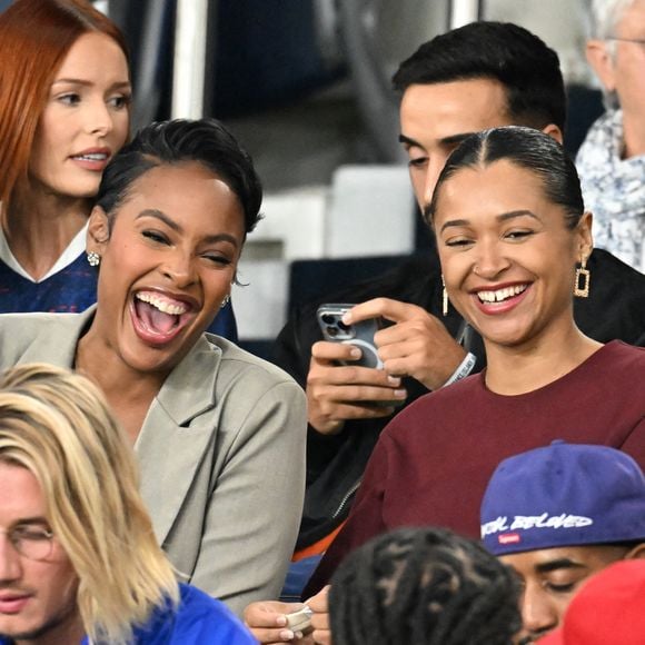 Maëva Coucke (Miss France 2018), Angélique Angarni-Filopon (Miss France 2025), Paul Mirabel, Kalash - Célébrités dans les tribunes lors du match de qualification pour la Coupe du Monde 2026 entre la France et l'Islande (2-1) au Parc des Princes à Paris le 9 septembre 2025. © Lionel Urman/Bestimage