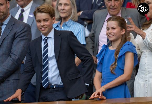 Les membres de la famille royale d'Angleterre assistent à la finale du tournoi de Wimbledon, entourés de célébrités, dans la loge royale le 12 juillet 2026.

© Julien Burton / Bestimage