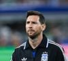 Lionel Messi vit dans un appartement hors norme à Sunny Isles Beach, près de Miami, où ses voitures peuvent être garées directement au quarante-septième étage.

Arlington (États-Unis). Lionel Messi, capitaine de l'Argentine, avant le match de la phase de groupes de la Coupe du monde de la FIFA opposant la Jordanie à l'Argentine, au Dallas Stadium d'Arlington.