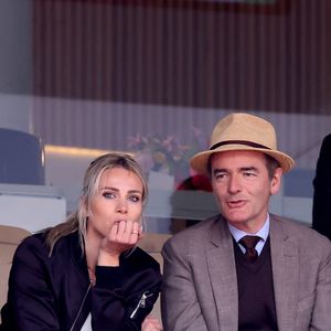 Marion Rousse et Franck Ferrand dans les tribunes lors des Internationaux de France de Tennis de Roland Garros 2025, à Paris, France, le 27 mai 2025. © Jacovides-Moreau/Bestimage