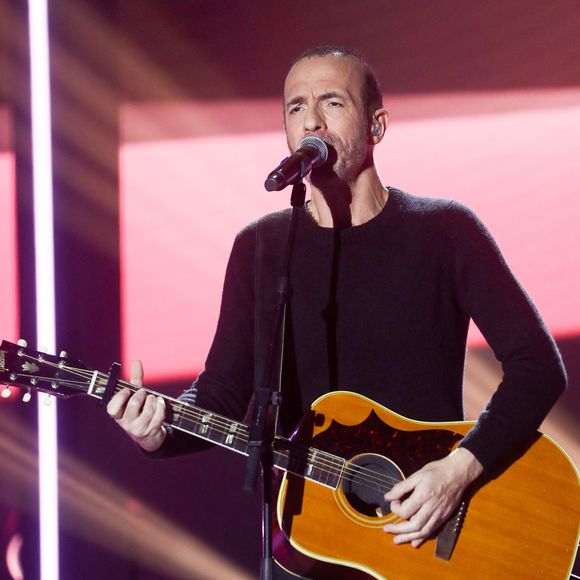 Exclusif - Calogero - Enregistrement de l'émission "La fête de la Chanson française" au Dôme à Paris, présentée par L.Thilleman et A.Manoukian, et diffusée le 22 décembre sur France 3 © Christophe Clovis / Bestimage