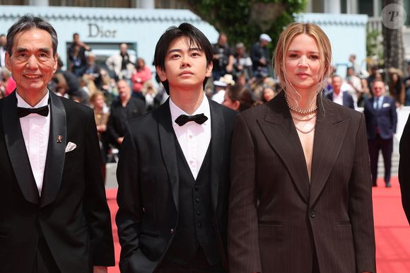 Kyozo Nagatsuka, Kodai Kurosaki, Virginie Efira - Montée des marches du film " Soudain " lors du 79ème Festival International du Film de Cannes, le 15 mai 2026. © Jacovides-Moreau / Bestimage