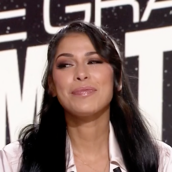 Ayem Nour sur le plateau de NRJ12 le 28 février 2025.