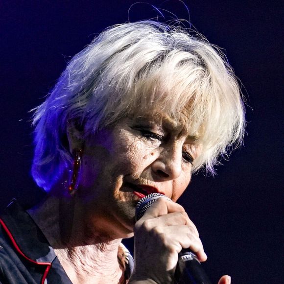 Lio sur la scène de la tournée "les années 80" à Lyon le 13/12/2025. Photo par Sandrine Thesillat / PsNewZ