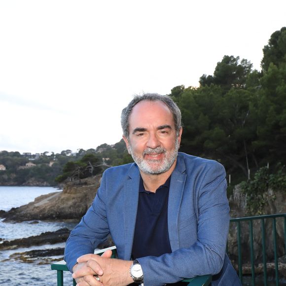 Exclusif - Bruno Solo - Les célébrités posent sur la terrasse de l'hôtel "Le Provencal" lors de la 5ème édition du festival de Porquerolles à Giens, le 14 juin 2024.
© Chavaroche//Bestimage