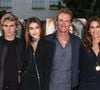 Cette perte brutale plonge sa mère, son père Rande et sa sœur Kaia dans un immense deuil.

Cindy Crawford avec son mari Rande Gerber et les enfants Kaia et Presley à la première de Sister Cities au théâtre Paramount à Hollywood, le 31 août 2016.

© Bestimage