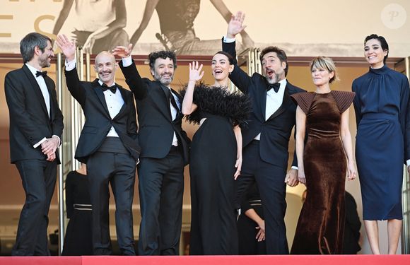 Les acteurs espagnols Javier Bardem, Rodrigo Sorogoyen, les actrices Isabel Pena, Vicky Luengo et l'actrice française Marina Fois assistent à la première de The Beloved au 79e Festival de Cannes à Cannes, France, le samedi 16 mai 2026. Photo par Rune Hellestad/UPI/ABACAPRESS.COM