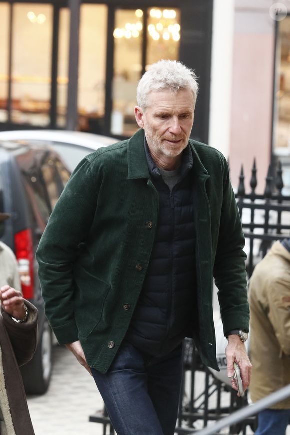 Denis Brogniart lors des obsèques de Jean-Luc Petitrenaud en l'église Saint-Pierre-du-Gros-Caillou à Paris, le 17 janvier 2025.
© Christophe Clovis/Bestimage