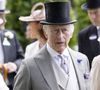 Par exemple, le port du chapeau est obligatoire durant le Royal Ascot.
Le roi Charles III d'Angleterre lors des courses hippiques Royal Ascot, le 22 juin 2024.
Photo : Mirrorpix / Bestimage