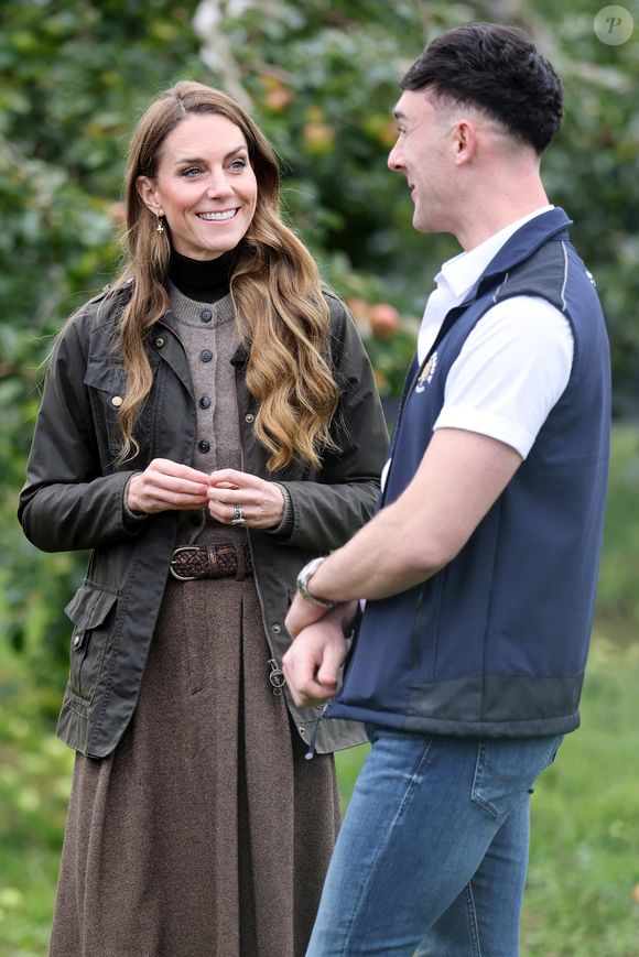 La princesse de Galles lors d'une visite à Long Meadow Cider à Portadown, Co Armagh, une exploitation familiale qui a évolué d'un producteur de pommes traditionnel à un producteur de cidres, jus et vinaigres artisanaux primés.mardi 14 octobre 2025. Photo by Chris Jackson/PA Wire/ABACAPRESS.COM