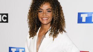 Anaïs Grangerac remplaçante d'Iris Mittenaere dans Ninja Warrior, elle aussi est en couple avec un beau sportif !