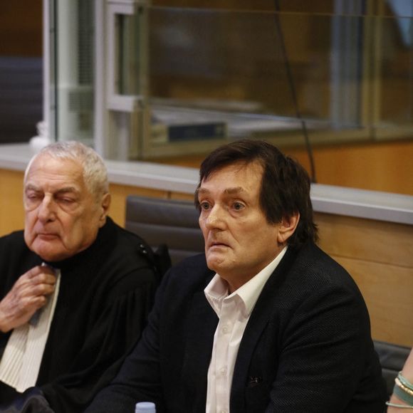 Pierre Palmade au tribunal de Melun avec ses avocats pour son procès pour blessures involontaires à la suite d'un accident de la route en février 2023 dans lequel sa voiture a percuté un autre véhicule à Melun.
Le 20 novembre 2024.

© Christophe Clovis / Bestimage