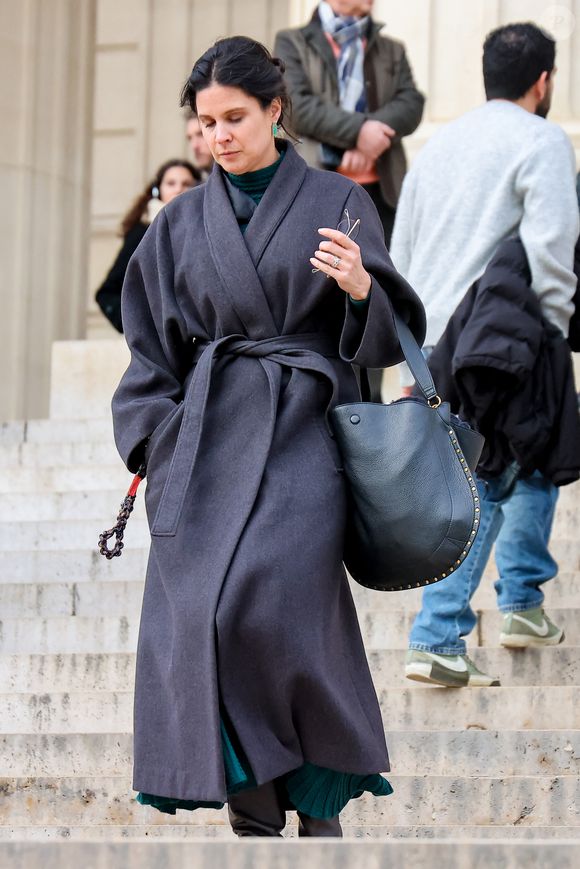 Interrogée dans le dernier numéro de "Gala", la journaliste a confié avoir une "immense confiance" en son mari Harold Hauzy.

Apolline de Malherbe - Sorties de la cérémonie religieuse en hommage à Rolland Courbis dans l'église de la Madeleine à Paris, France, le 14 janvier 2026. © Jacovides-Moreau/Bestimage