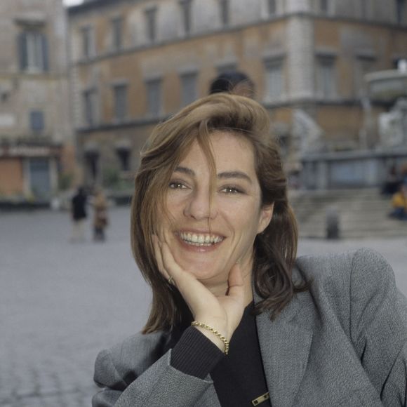 En Italie, à Rome, Patricia Millardet posant en février 1990. © Michel Croizard via Bestimage