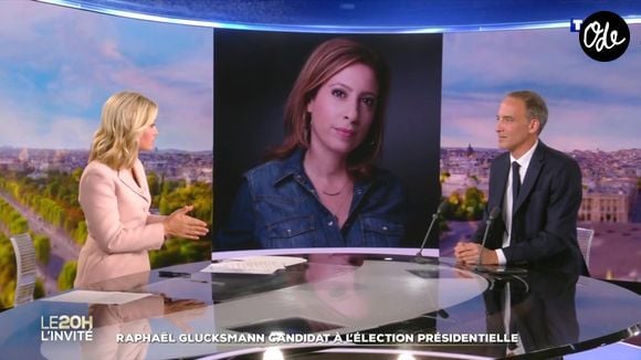 Elle a finalement annoncé son retrait temporaire en raison de la candidature présidentielle de son compagnon, Raphaël Glucksmann.

Raphaël Glucksmann sur le plateau du JT de 20h de TF1 dimanche 23 août 2026, interrogé par Audrey Crespo-Mara

Capture d'écran TF1