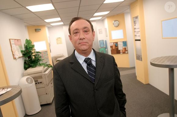 Gérard Chaillou dans "Caméra Café" en 2003.

Photo : JLPPA / Bestimage