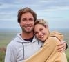 Mais elle s'est relevé de cette épreuve et a fait la rencontre de Romain Laulhé, ex-champion de surf.
Camille Lou et son amoureux le sportif Romain Laulhe, fous amoureux sur Instagram.