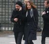 Puis de préciser au sujet de leur équilibre familial : "Il y a un cadre, c’est madame qui s’en est occupée". 

Christophe Maé et sa femme Nadège Sarron - Sorties de l'église de la Madeleine après les obsèques de Johnny Hallyday à Paris - Le 9 décembre 2017