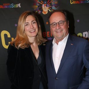 Exclusif - François Hollande et sa femme Julie Gayet - Célébrités au Concert de Robert Charlebois, "Robert en CharleboisScope" au Grand Rex à Paris France, le 2 Avril 2023. © Bertrand Rindoff / Bestimage