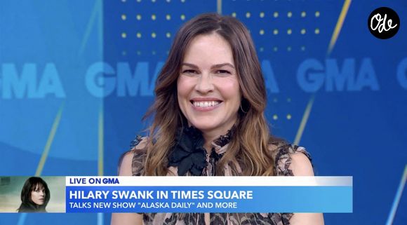 Hilary Swank sur le plateau de l'émission "Good Morning America" à New York, le 5 octobre 2022. Photo par Backgrid UK/ Bestimage
