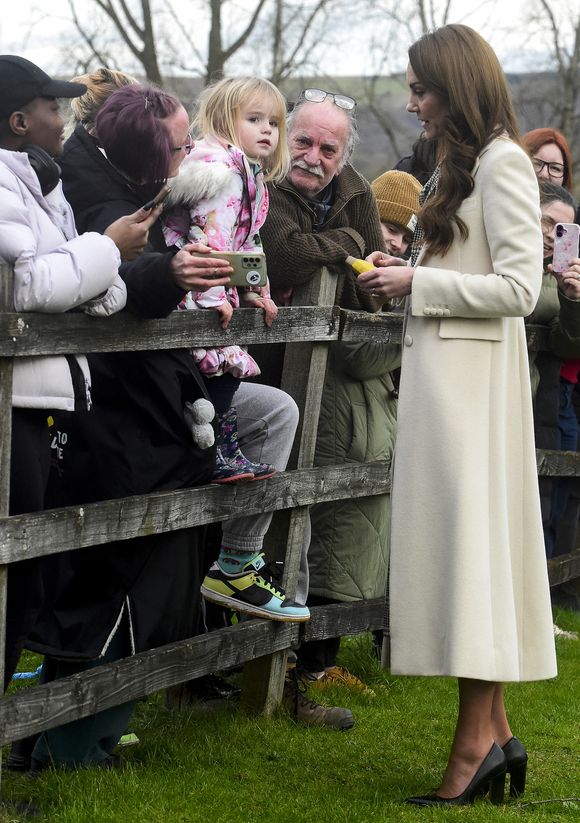 Catherine (Kate) Middleton, princesse de Galles visite Corgi, un fabricant de textiles familial spécialisé dans la production de chaussettes et de tricots, le 30 janvier 2025 à Ammanford, au Pays de Galles, au Royaume-Uni, le 30 janvier 2025.Julien Burton / Bestimage