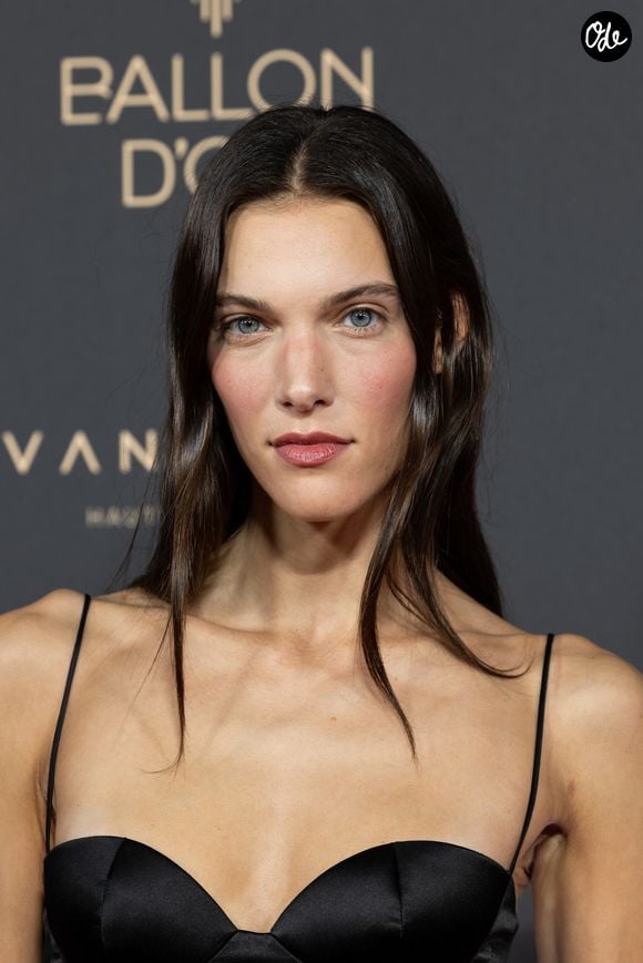 Charlotte Cardin au photocall de la 69ème cérémonie du Ballon D'Or 2025 au théâtre du Châtelet à Paris, France, le 22 septembre 2025.

© Cyril Moreau/Bestimage