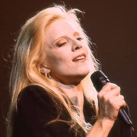 Sylvie Vartan n'a pas tenu son engagement et se lance dans une nouvelle aventure inespérée