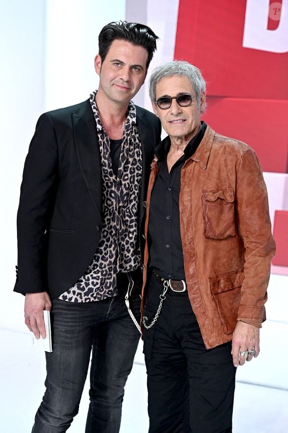 Exclusif - Gerard Lanvin et son fils Manu Lanvin - Enregistrement de l'émission Vivement dimanche au studio Gabriel, presentée par Michel Drucker le 15 mai 2022. © Guillaume Gaffiot Bestimage