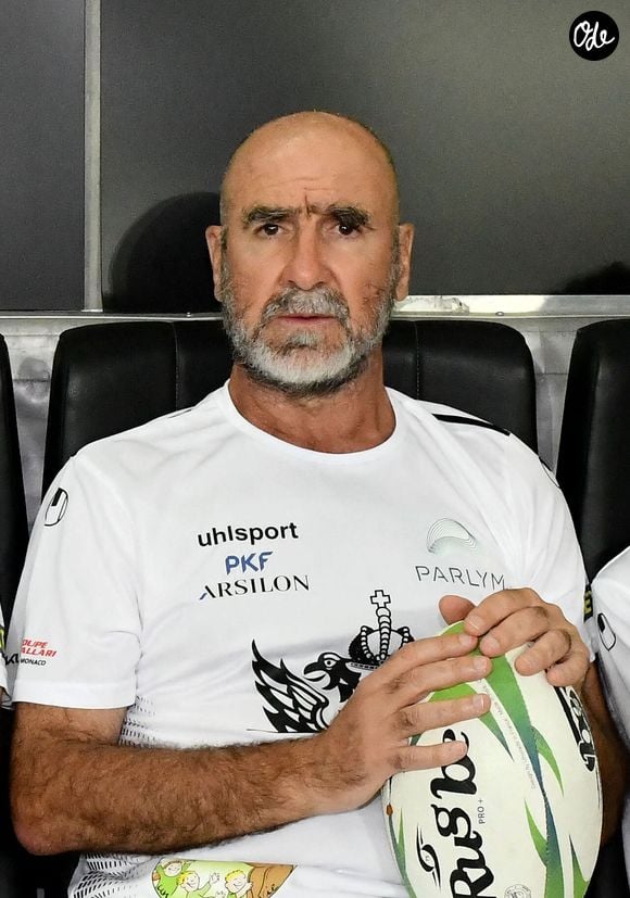 De ces moments joyeux, il retient l'odeur des pins et le chant des cigales, avec pour seul bémol le mistral qui refroidissait l'eau.

Eric Cantona - Match des Légendes, la rencontre qui mêle le football et le rugby au profit de l'association de P. Olmeta, "Un sourire, un espoir pour la vie" s'est déroulé à Nice à l'Allianz Riviera, le 26 septembre 2022. © Bruno Bebert/Bestimage