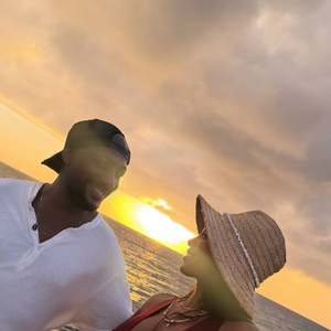 Une belle pause qu'il partage avec son amour et complice, Jennifer Galap.
Harry Roselmack en voyage avec sa compagne Jennifer Galap