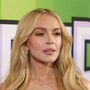 Elle vit sur place avec son mari Bader Shammas et leur fils Luai, tous en sécurité malgré les tensions récentes.

Sydney, AUSTRALIA  Australian Premiere of Disney’s FREAKIER FRIDAY red carpet at Event Cinemas, Westfield Bondi Junction Shopping Centre.

Pictured: Lindsay Lohan

Backgrid USA / Bestimage