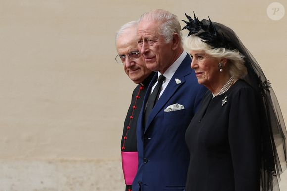 Le roi Charles III d'Angleterre et Camilla Parker Bowles, reine consort d'Angleterre, arrivent au Vatican à Rome, le 23 octobre 2025. © Marco Iacobucci/IPA via ZUMA Press / Bestimage