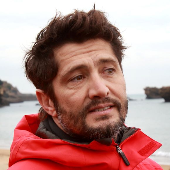 Semi-Exclusif - Bixente Lizarazu lance l'opération de nettoyage des plages océanes comme chaque année avant la saison estivale, le 19 Mars 2016. 
© Patrick Bernard- Christophe de Prada/ Bestimage