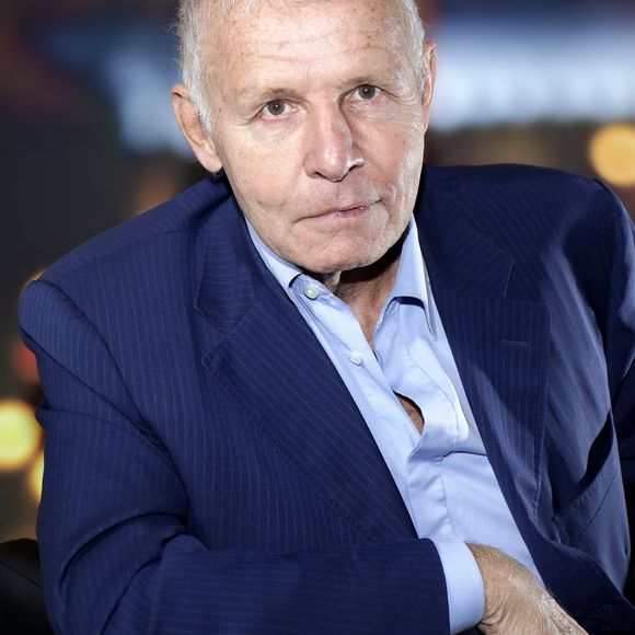 Visage emblématique de TF1 durant sa longue carrière télévisée, Patrick Poivre d'Arvor s'est retiré en Bretagne, une région de son enfance qui lui inspire beaucoup de nostalgie.
 
Exclusif - Portrait de Patrick Poivre d'Arvor (PPDA)
© Cédric Perrin / Bestimage