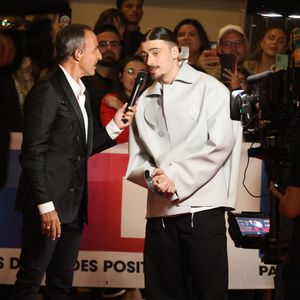 Nikos Aliagas et Pierre Garnier - Photocall de la 26ème édition des NRJ Music Awards au palais des festivals de Cannes, France, le 1er novembre 2024. © Guignebourg-Bebert/Bestimage