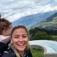 Vacances de stars : Laure Boulleau en famille avec sa petite fille, elle a choisi de se ressourcer dans une destination aux nombreuses activités