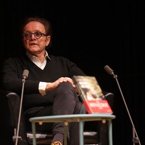 Le journaliste Guillaume Durand à la Station Ausone-Mollat à Bordeaux, France, le 10 janvier 2022, pour la présentation de son livre "Déjeunons sur l'herbe" (Prix Renaudot de l'essai 2022). © Jean-Marc Lhomer/Bestimage