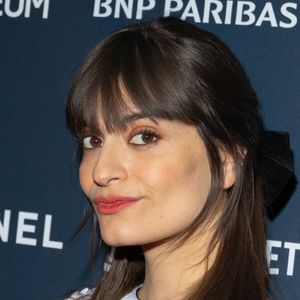 Pensé comme un refuge créatif et familial, l’appartement reflète pleinement la personnalité de l’artiste.

Clara Luciani participe au Photocall 'Wes Anderson Exhibition' à La Cinémathèque à Paris, France. Photo par Nasser Berzane/ABACAPRESS.COM