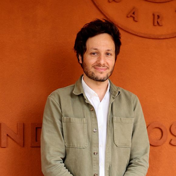 Il faut remonter à 2023, et à la participation de Vianney à Un dimanche à la campagne pour retrouver l'existence de cette confidence du chanteur.

Le chanteur Vianney au village lors des Internationaux de France de Tennis de Roland Garros 2025, à Paris, France, le 6 juin 2025. © Jacovides-Moreau/Bestimage
