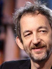 "L’atmosphère n’a plus rien à voir" : Arthur H, fils de Jacques Higelin, a grandi dans un quartier de Paris qui a changé du tout au tout