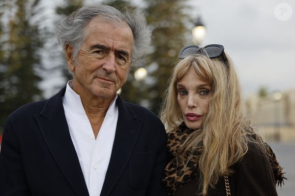 Bernard-Henry Lévy et sa femme Arielle Dombasle - Les personnalités accompagnant le président de la République Emmanuel Macron lors de sa visite d'Etat de trois jours au Maroc, le 28 octobre 2024. 
© Ludovic Marin / Pool / Bestimage