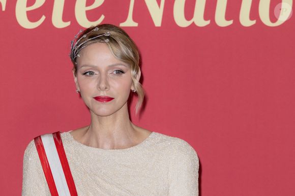 La princesse Charlène de Monaco - La famille princière de Monaco arrive au gala "Bonsoir Monte-Carlo - Grande revue - Josephine Baker" à l'opéra de Monte-Carlo à l'occasion de la fête nationale le 19 novembre 2025.

© Olivier Huitel / Pool Monaco / Bestimage