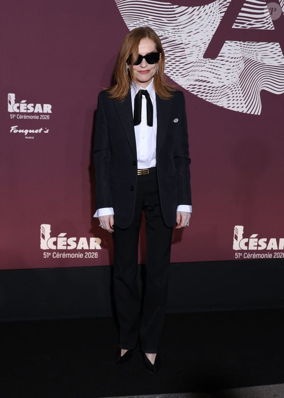Isabelle Huppert au photocall du dîner de la 51ème cérémonie des César au Fouquet's à Paris, France, le 27 février 2026. © Denis Guignebourg/Bestimage