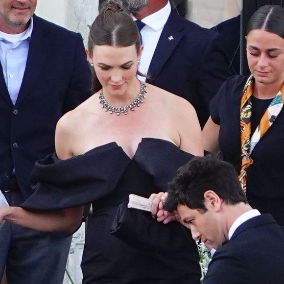Karlie Kloss (enceinte) et Joshua Kushner lors du mariage de Jeff Bezos et Lauren Sanchez à Venise le 27 juin 2025. Backgrid UK / Bestimage