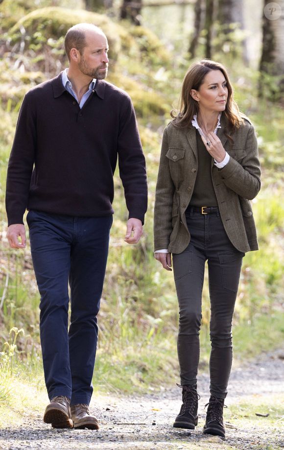 Le prince William, prince de Galles, et Catherine (Kate) Middleton, princesse de Galles, visitent la forêt communautaire d'Ardura, en Ecosse, Royaume Uni, le 30 avril 2025. © Dana Press/Bestimage