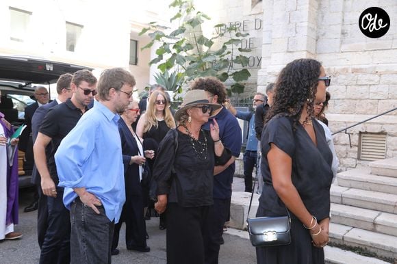 Colette Sauvage (femme de P. Bouvard) avec ses filles Dominique et Nathalie lors des obsèques de Philippe Bouvard en l'église Notre-Dame de Bon Voyage à Cannes, le 31 août 2026.
© Chavaroche-Guignebourg / Bestimage