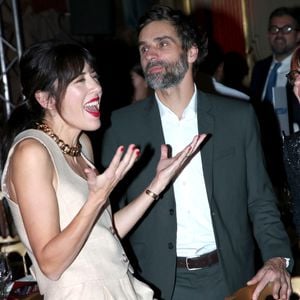 En couple depuis 2008, ils ont choisi de s’éloigner de l’agitation parisienne afin de vivre au grand air, un choix qu’ils ne regrettent en rien. 

Exclusif - Nolwenn Leroy danse sur le rythme de la musique des Beatles avec son mari Arnaud Clément - Dîner de Gala "Vaincre le cancer" au profit de la lutte contre les cancers dans les salons du Cercle de l'Union Interalliée à Paris le 17 Novembre 2024. © Bertrand Rindoff / Bestimage