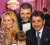 Adriana Karembeu n'a pu cacher sa fierté, ajoutant un coeur à cette vidéo sur Instagram. Et le papa, Aram Ohanian n'a pu s'empêcher de partager.
Exclusif - Aram Ohanian, sa femme Adriana Karembeu, leur fille Nina Ohanian et Richard Findykian à la soirée caritative organisée au Palais du Pharo, au profit de l'école arménienne Abovian. Marseille, le 26 octobre 2019. © Philippe Doignon / Bestimage