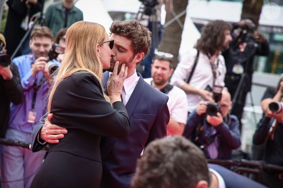 18 mai 2026, Cannes, France : Virginie Efira et Niels Schneider assistent au tapis rouge de ''L'Inconnue'' au 79ème Festival de Cannes. (Crédit photo : © Marco Barada/SOPA Images via ZUMA Press / Bestimage Wire / Bestimage)